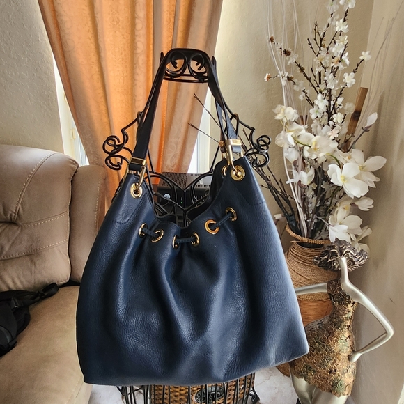 Michael Kors Camden Hobo Bag - Picture 3 of 7